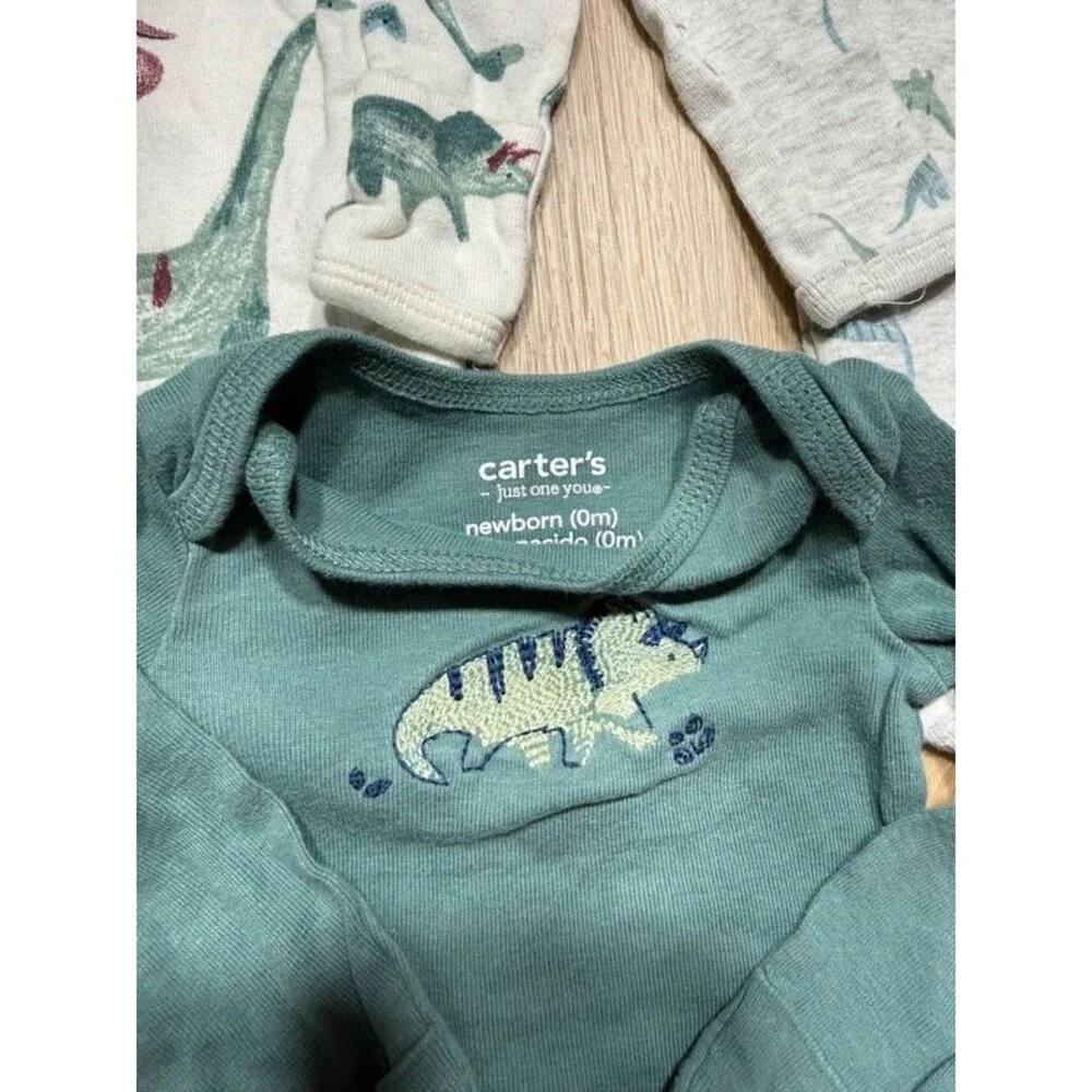 Dinosaur Theme Long Sleeve Bodysuit Set Green Gray White Carter’s NB
